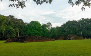 Candi Kembar Batu