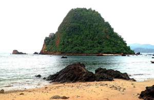 Mitos Pulau Merah Banyuwangi