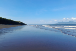 Pantai Banyuwangi Dekat Stasiun