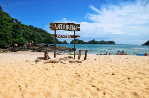 Pantai Pancer Banyuwangi