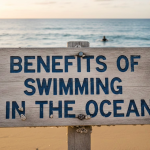 Manfaat Berenang di Laut